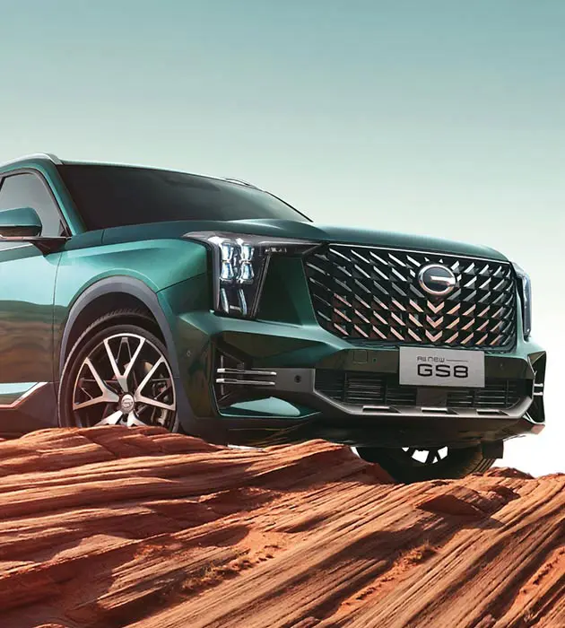 foto de una GS8 gris tomada desde uno de los lados